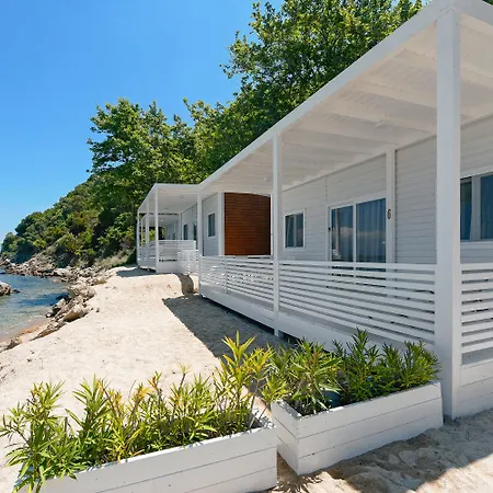 Akti Oneirou Camping And Bungalows 4*