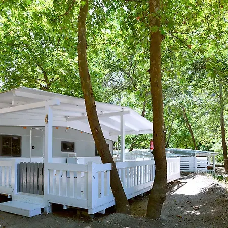 Akti Oneirou Camping And Bungalows 4*